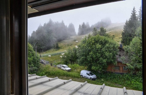 Allevard Apartment | Cosy Studio Mezzanine Apartment with Mountain View and Balcony