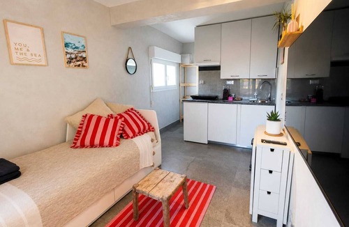 La Capte Apartment | Cosy studio on the seafront, within walking distance of La Capte village and beach