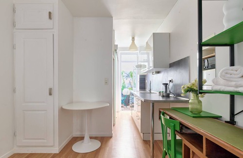 9th Arrondissement Apartment | Cosy Studio – Rue des Martyrs, Walking Distance to Montmartre