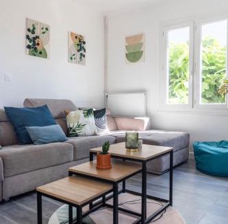 Perols Apartment | COSYFAMILY 1er étage Piscine -WIFI- NEUF-FAMILLE -15MIN PLAGE - TOP PROS SERVICESConciergerie