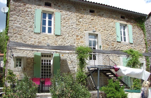 Meyrannes Cottage | Cottage 2-3 persons in a charming house in the heart of a sunny haven