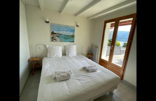 Veyrier-du-Lac Ski Chalet | Cottage Bellevue - Duplex Vue Lac
