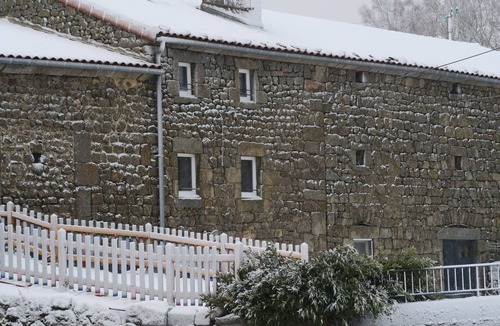 La Besseyre-Saint-Mary Cottage | Cottage for 10 with 4 bedrooms and 3 bathrooms, pets allowed