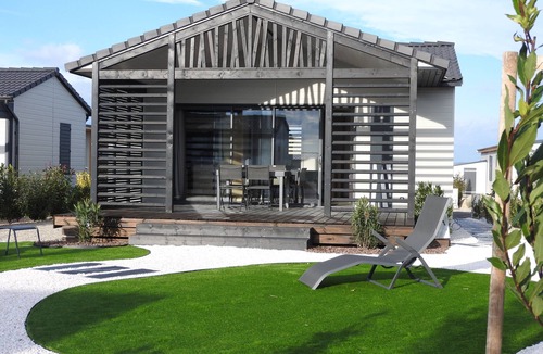 Pomerols Ski Chalet | Cottage in a secure residential park with swimming pool