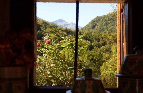 Arrien-en-Bethmale Cottage | Cottage in the heart of the Ariège Pyrenees in the valley of Bethmale.