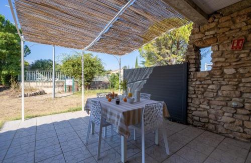La Roque-sur-Pernes House | Cottage with AC and terrace n10