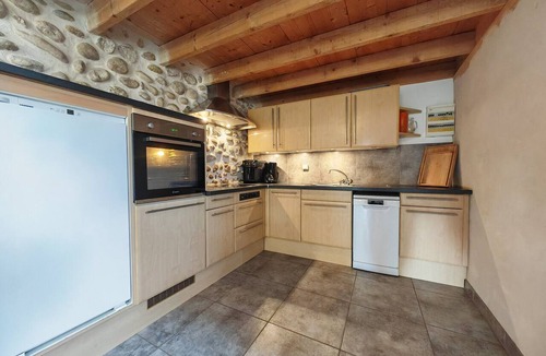 Saint-Didier-sous-Aubenas Villa | Country House “Gîte Noisettes” with Shared Pool, Private Terrace, and Wi-Fi