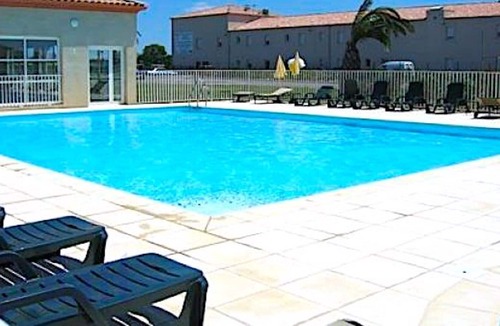 Gallargues-le-Montueux Ski Chalet | Country living but near beaches and city