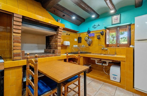 Querol House | Country House 'Caltiku' with Mountain View, Private Pool and Private Terrace