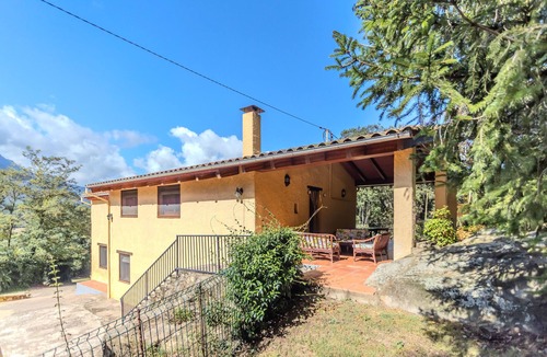 Sant Esteve d'en Bas House | Country House 'Can Guidic' with Mountain View, Private Pool and Wi-Fi
