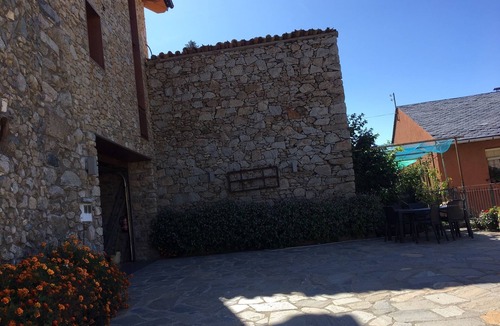 Aranser House | Country House 'Cal Poeta' with Mountain View, Private Garden and Wi-Fi