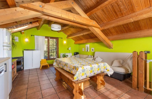 Puertolas House | Country House 'Casa Pirinea' with Mountain View and Wi-Fi