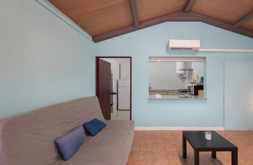 Vilobi Del Penedes Villa | Country House 'La Geneta' with Private Pool, Wi-Fi and Air Conditioning