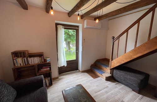 Peyrissac House | Country house in Corrèze 2 Bedrooms with GARDEN furnished Vintage