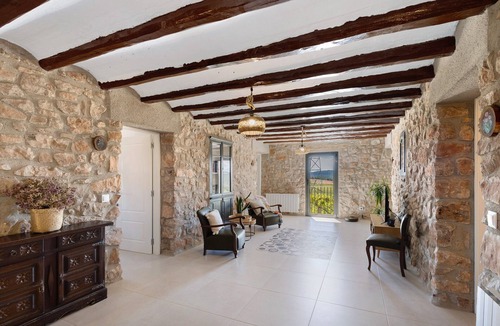 Argencola Villa | Country House 'Mas Françó' with Mountain Views, Wi-Fi and Air Conditioning