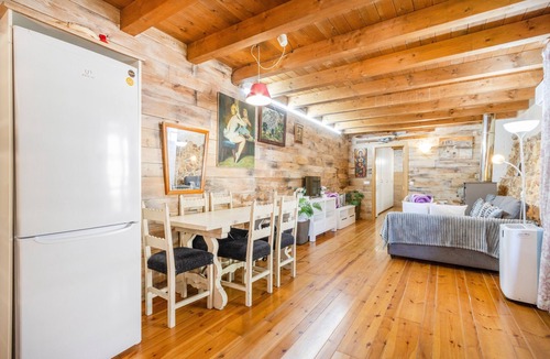 Oden Villa | Country House 'Moli' with Lake Views, Wi-Fi and Air Conditioning