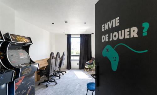 Breche - Prefecture Hotel | Cowool Créteil