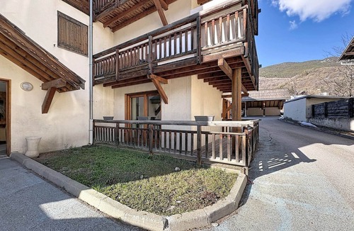 Saint-Chaffrey Apartment | Cozy Stay for 6 in Chantemerle