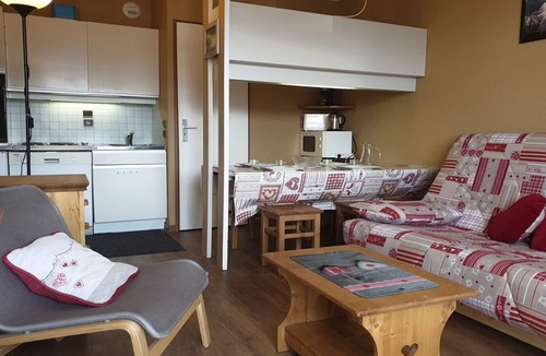La Rosiere Apartment | Cozy 2-room apartment for 5, close to slopes, south balcony