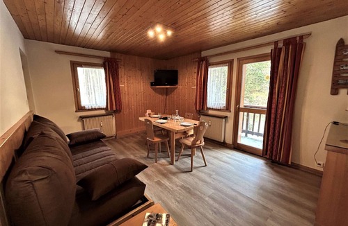 Meribel Apartment | Cozy 2-Room Apartment - 100m from Ski Slopes, Near Shops - Pets Welcome