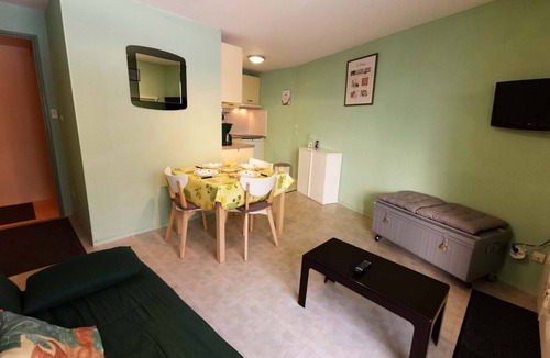Prapoutel Apartment | Cozy 2BR Cabin Apartment with Balcony, Near Aquatic Center, Sleeps 6, No Pets