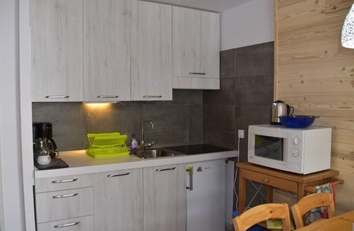 Montgenevre Apartment | Cozy 4-Person Studio in Montgenèvre with Parking & Balcony