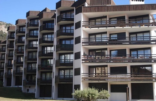 Montgenevre Apartment | Cozy 4-Person Studio in Montgenèvre with Parking & Balcony