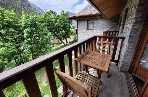Bonneval-sur-Arc Apartment | Cozy and warm studio with a mezzanine