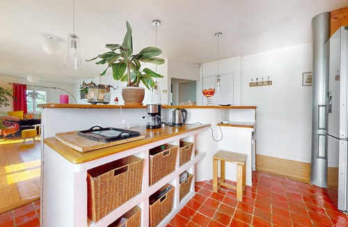 Locmariaquer Apartment | Cozy apartment in Locmariaquer with WiFi
