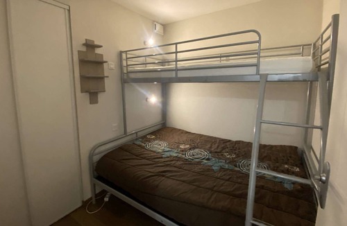 Sers Apartment | Cozy apartment with 5 beds located near Sers