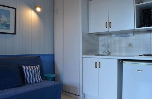 Saint-Cyprien Plage Apartment | Cozy Beachfront Studio with Pool, Parking, and Terrace in Saint Cyprien