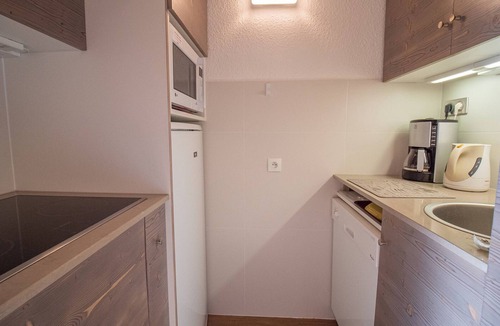 Valmorel Apartment | Cozy duplex for 6, washer, balcony, near slopes in Valmorel