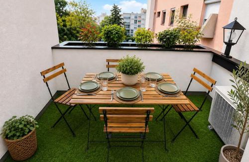 Decines-Charpieu Apartment | Cozy & fun apartment near OL, Arena, Eurexpo & Lyon