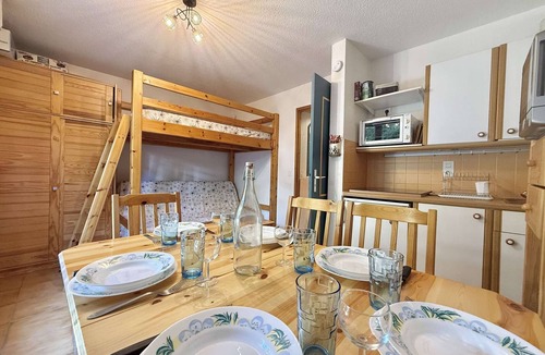 Praz-sur-Arly Apartment | Cozy Ground Floor Studio Cabin in Praz-sur-Arly with Terrace - Sleeps 5