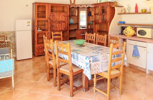 Rochefort-du-Gard House | Cozy home in Rochefort-du-Gard