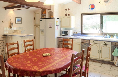 Rochefort-du-Gard House | Cozy home in Rochefort-du-Gard