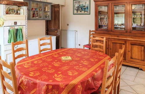 Rochefort-du-Gard House | Cozy home in Rochefort-du-Gard