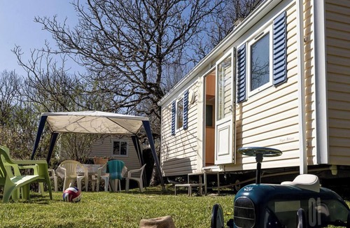 Payrac House | Cozy mobile home for 5 in campsite at Payrac