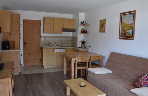 Champagny-en-Vanoise Apartment | Cozy PMR apartment with south terrace, parking, near Champagny-en-Vanoise