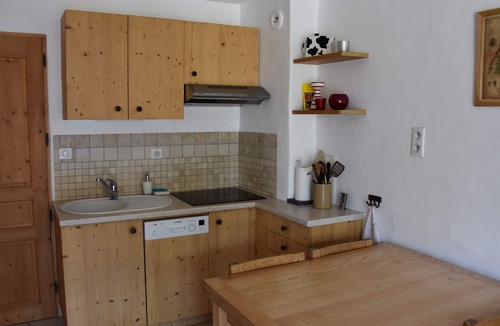 Champagny-en-Vanoise Apartment | Cozy PMR apartment with south terrace, parking, near Champagny-en-Vanoise