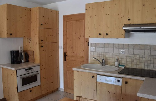 Champagny-en-Vanoise Apartment | Cozy PMR apartment with south terrace, parking, near Champagny-en-Vanoise