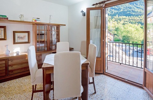 Boi Apartment | Cozy Pyrenees Getaway