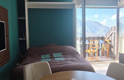 Pla d'Adet Apartment | Cozy, renovated studio, 1,700 m, on the valley side with a beautiful view
