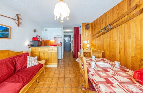 Saint-Francois-Longchamp Apartment | Cozy studio for 4 with balcony and TV in Saint-François-Longchamp