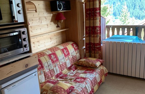 Champagny-en-Vanoise Apartment | Cozy studio in Champagny - 3 pers, pets allowed