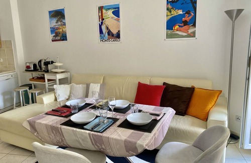 Menton Apartment | Cozy Studio at Jardin des Muses