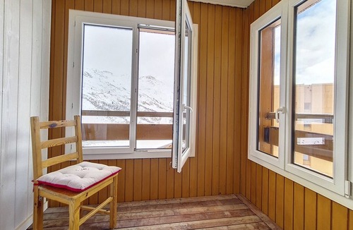 Les Bruyeres Apartment | Cozy studio at ski slopes with balcony