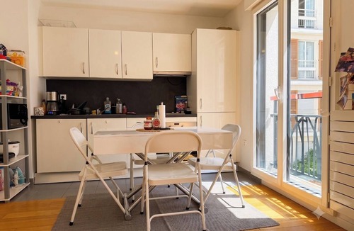 Quartier de la Folie-Mericourt Apartment | Cozy Studio - Boulevard Jules Ferry, 11th Arrondissement