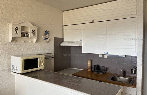 Les Angles Apartment | Cozy studio cabin with south balcony, parking and WiFi in Les Angles