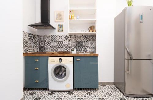 Sant Adria de Besos Apartment | Cozy Studio for 2 px - Beach 10' Walk - Barcelona center 25' Train